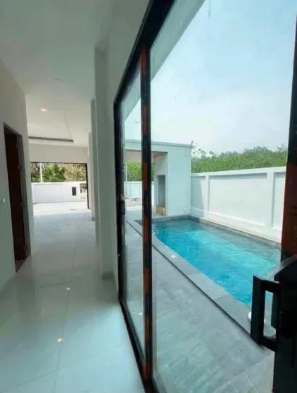 The Palace Pool Villa im nordischen Minimalstil, 3 Schlafzimmer, 2 Bäder