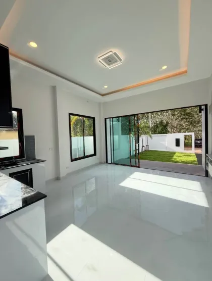The Palace Pool Villa im nordischen Minimalstil, 3 Schlafzimmer, 2 Bäder