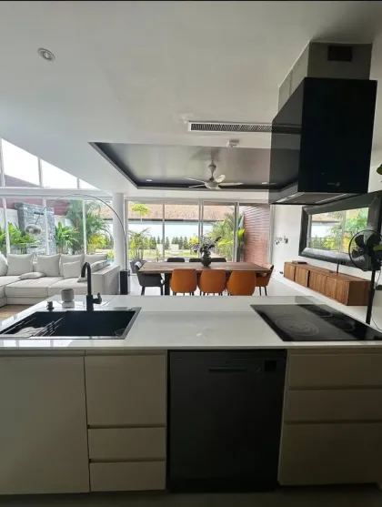 Geräumige 4-Zimmer Villa mit Privatpool in Rawai