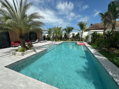 Villa Ejecutiva con Piscina de 4 Habitaciones en Rawai, Phuket