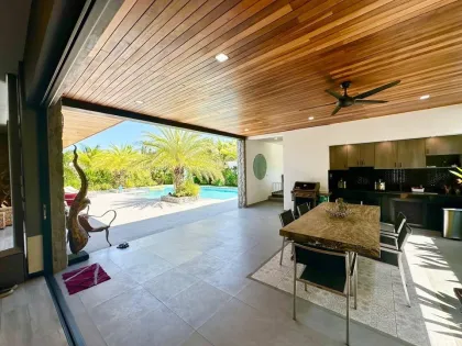 Villa Ejecutiva con Piscina de 4 Habitaciones en Rawai, Phuket