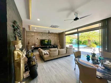 Villa Ejecutiva con Piscina de 4 Habitaciones en Rawai, Phuket