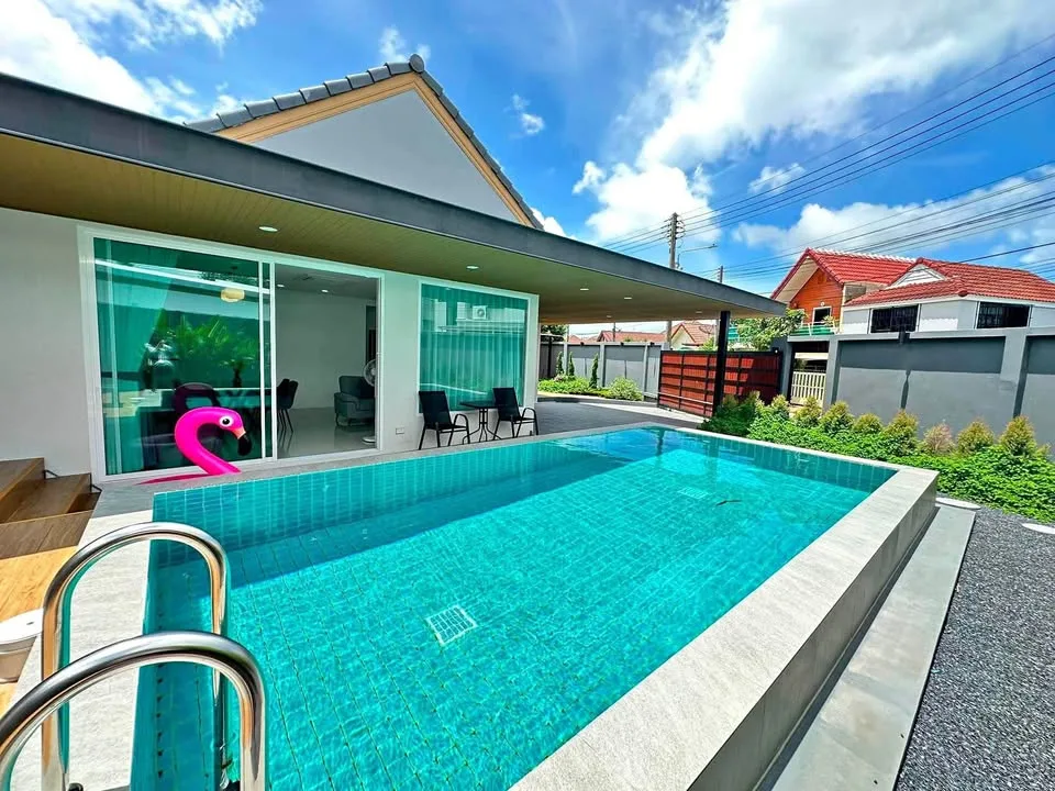 普吉岛Wichit Phuket Villa 3翻新3卧室带泳池别墅