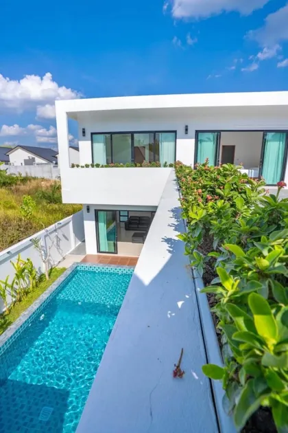 Villa moderna de 2 pisos con piscina privada cerca de la playa Ao Nang