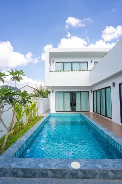 Villa moderna de 2 pisos con piscina privada cerca de la playa Ao Nang