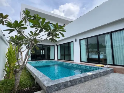 Villa moderna de 2 pisos con piscina privada cerca de la playa Ao Nang
