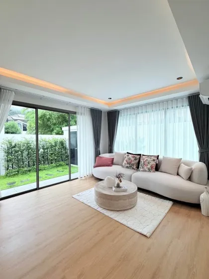 Geräumige 3-Schlafzimmer-Poolvilla im Rock Garden, Kathu