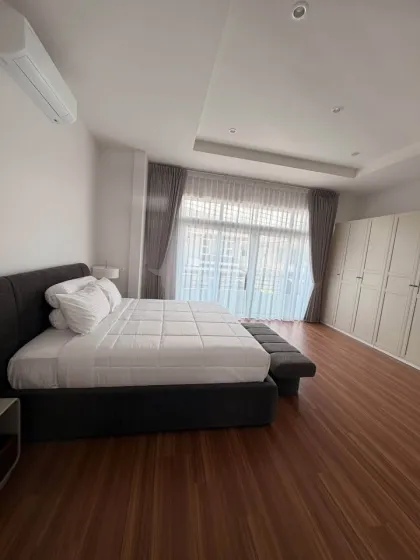 Современная квартира с 3 спальнями на продажу в Supalai Palm Spring, Камала