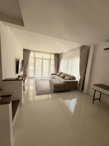 Современная квартира с 3 спальнями на продажу в Supalai Palm Spring, Камала