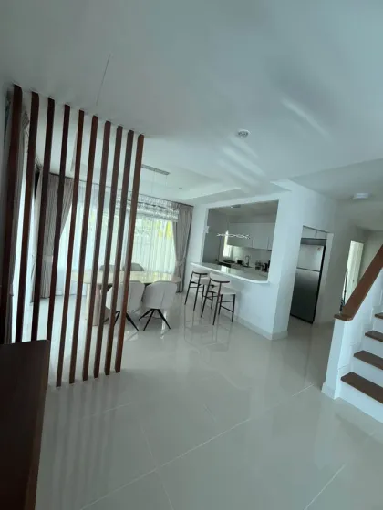 Современная квартира с 3 спальнями на продажу в Supalai Palm Spring, Камала