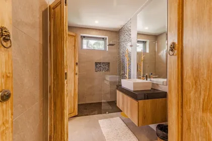 Poolvilla mit 3 Schlafzimmern in Bang Tao zu verkaufen