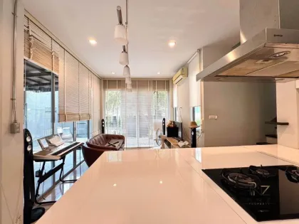 Casa adosada de 2 habitaciones y 2 baños en Phuket City