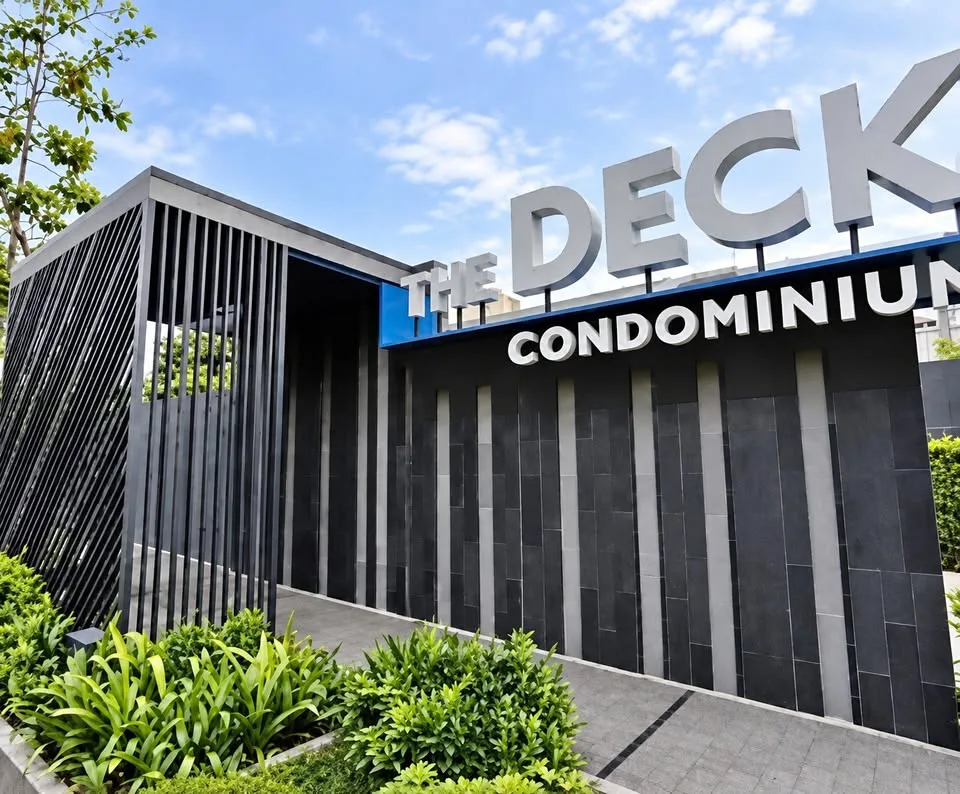 Corner 2-Bedroom Condo at The Deck Patong with Great Investment