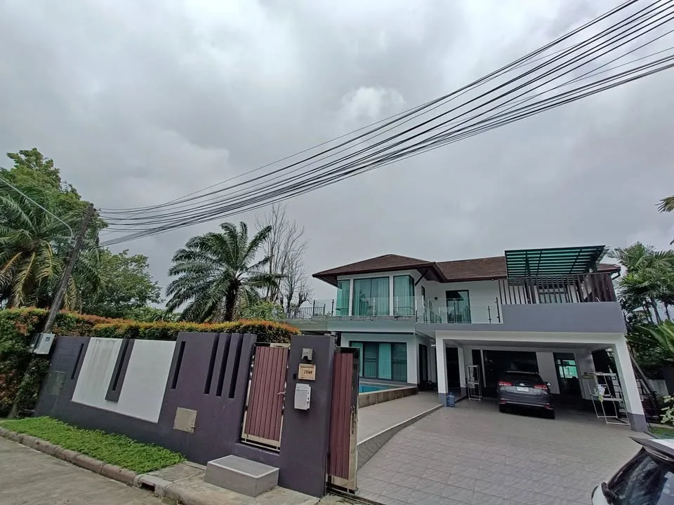 วิลล่าพูล 4 ห้องนอนสุดหรูที่ Lochpalm, Kathu