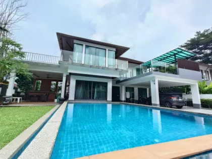 Superbe villa avec piscine 4 chambres à Lochpalm, Kathu