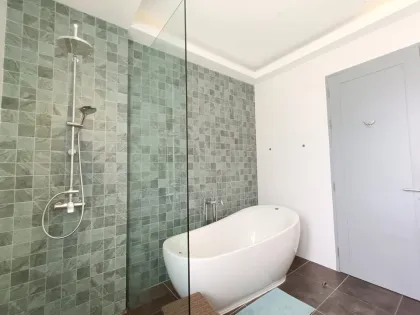 Superbe villa avec piscine 4 chambres à Lochpalm, Kathu