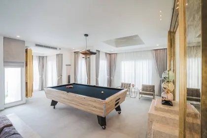 Villa de lujo con 5 dormitorios y piscina en Rawai, Phuket