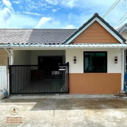 Villa de 3 habitaciones en venta en la aldea Promphan Prachasamakee