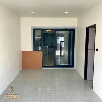 Villa de 3 habitaciones en venta en la aldea Promphan Prachasamakee