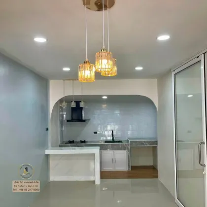 Villa de 3 habitaciones en venta en la aldea Promphan Prachasamakee