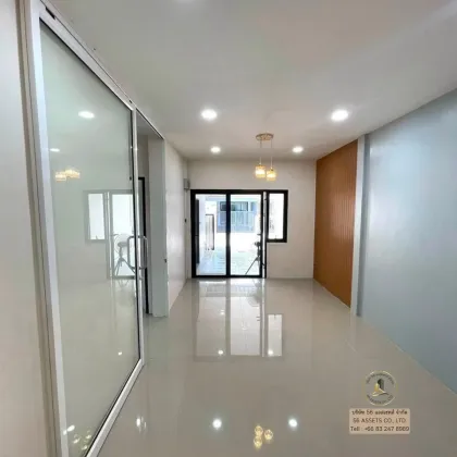 Villa de 3 habitaciones en venta en la aldea Promphan Prachasamakee