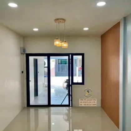 Villa de 3 habitaciones en venta en la aldea Promphan Prachasamakee