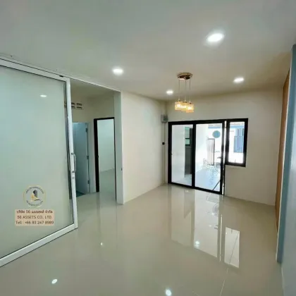 Villa de 3 habitaciones en venta en la aldea Promphan Prachasamakee