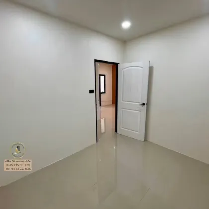 Villa de 3 habitaciones en venta en la aldea Promphan Prachasamakee