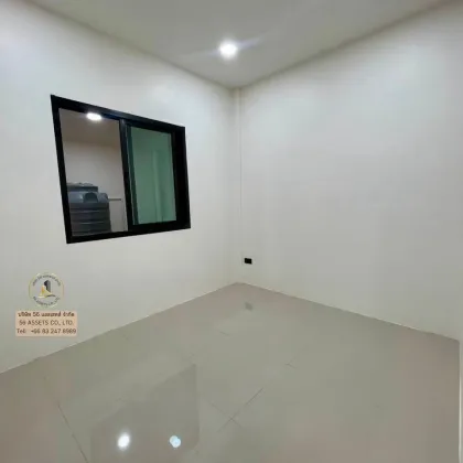 Villa de 3 habitaciones en venta en la aldea Promphan Prachasamakee