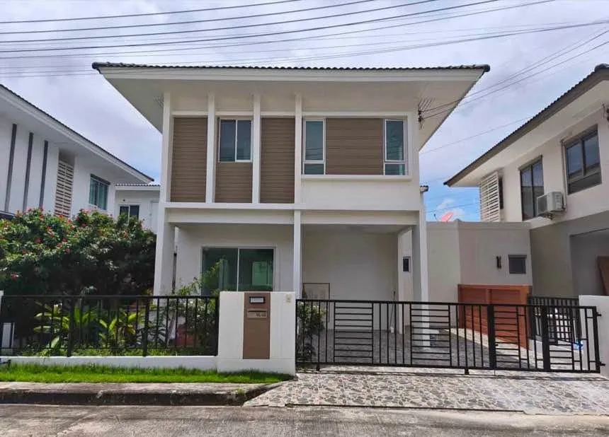3 Schlafzimmer, 2 Badezimmer Villa zum Verkauf in Habitea Koh Kaew