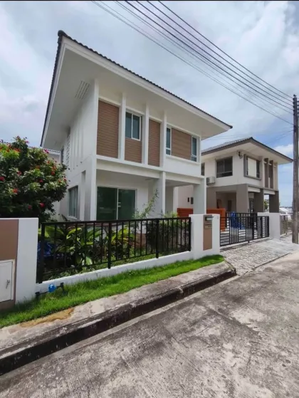 3 Schlafzimmer, 2 Badezimmer Villa zum Verkauf in Habitea Koh Kaew