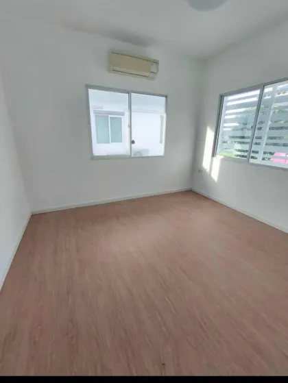 3 Schlafzimmer, 2 Badezimmer Villa zum Verkauf in Habitea Koh Kaew