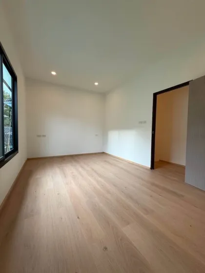 新建位于普吉维奇特的4卧3卫双拼别墅出售