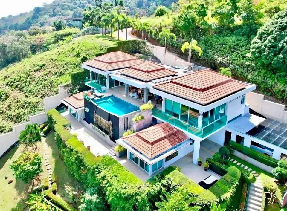 Meerblick-Poolvilla in Pa Khlok mit 5 Schlafzimmern