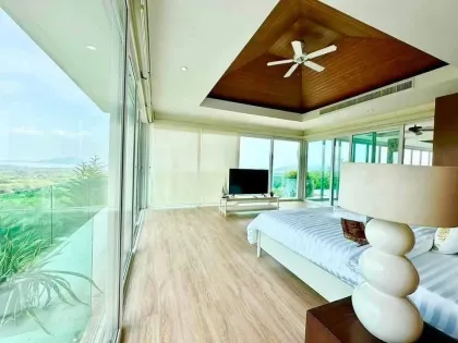 Meerblick-Poolvilla in Pa Khlok mit 5 Schlafzimmern