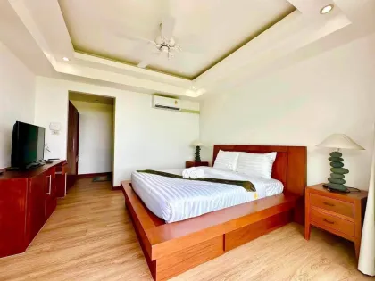 Meerblick-Poolvilla in Pa Khlok mit 5 Schlafzimmern