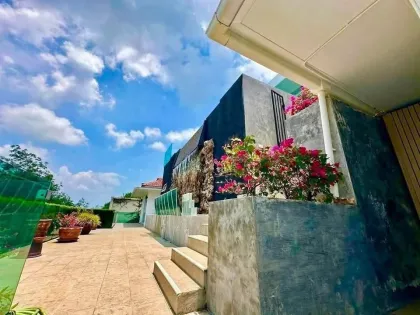Meerblick-Poolvilla in Pa Khlok mit 5 Schlafzimmern