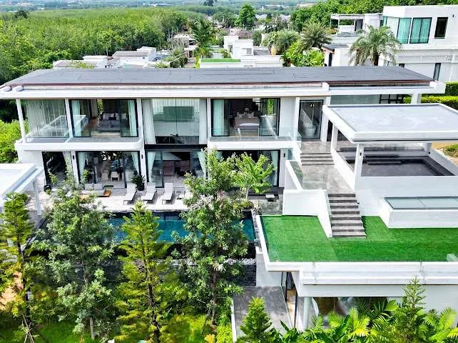 บ้านคฤหาสน์หรู 4 ห้องนอน 5 ห้องน้ำในเชิงทะเล ภูเก็ต