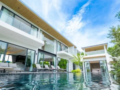 Luxusvilla mit 4 Schlafzimmern und 5 Bädern in Cherng Talay, Phuket