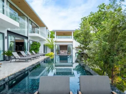 Luxusvilla mit 4 Schlafzimmern und 5 Bädern in Cherng Talay, Phuket
