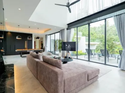 Luxusvilla mit 4 Schlafzimmern und 5 Bädern in Cherng Talay, Phuket