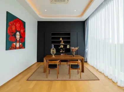 Luxusvilla mit 4 Schlafzimmern und 5 Bädern in Cherng Talay, Phuket
