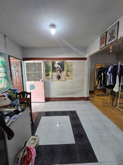 Eckhaus mit 4 Schlafzimmern und 2 Bädern in Phuket Villa, Wichit Zone