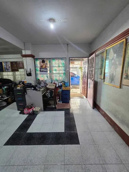 Eckhaus mit 4 Schlafzimmern und 2 Bädern in Phuket Villa, Wichit Zone