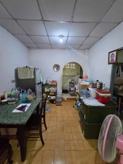 Eckhaus mit 4 Schlafzimmern und 2 Bädern in Phuket Villa, Wichit Zone