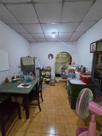 Eckhaus mit 4 Schlafzimmern und 2 Bädern in Phuket Villa, Wichit Zone
