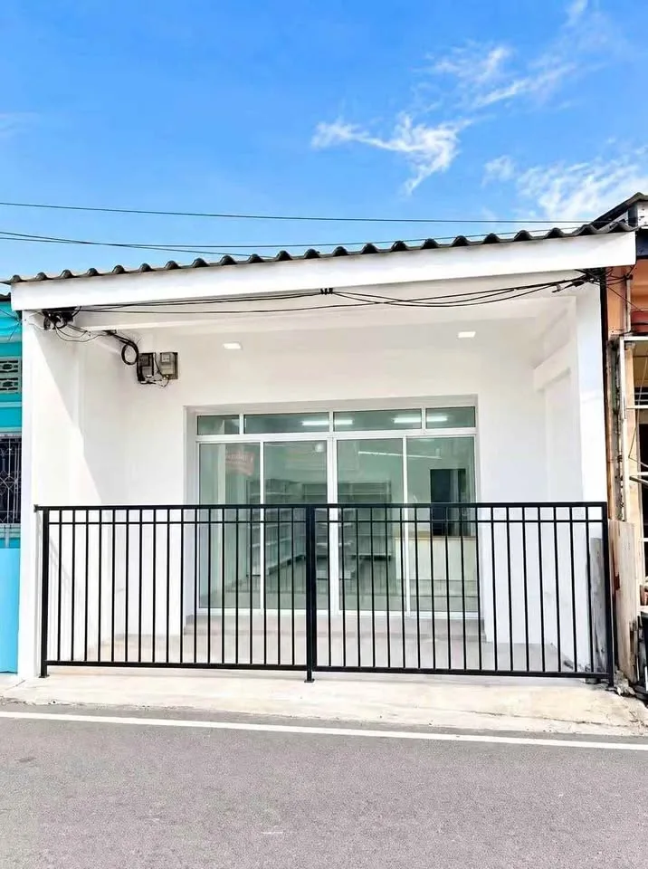 2-Bed 1-Bath House in Bang Chi Liao Near Main Road