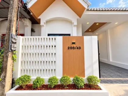 Maison mitoyenne 2 chambres, 1 salle de bain, village Phetlada, Thalang, Phuket