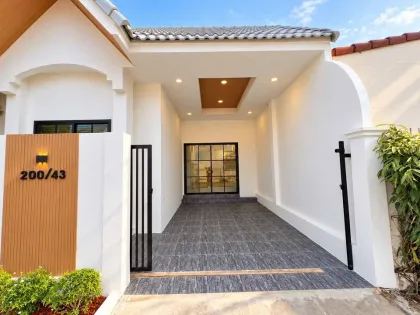 Maison mitoyenne 2 chambres, 1 salle de bain, village Phetlada, Thalang, Phuket
