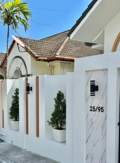 Maison jumelée rénovée de plain-pied avec 3 chambres et 2 salles de bain à Cherng Talay